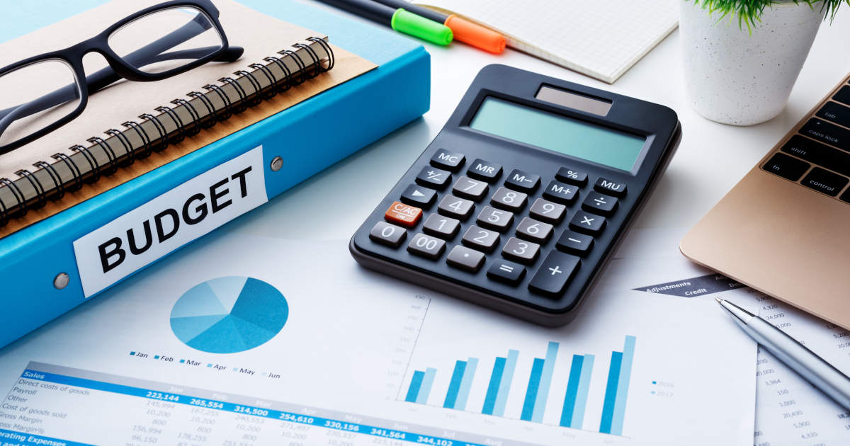 budget plan tools on table